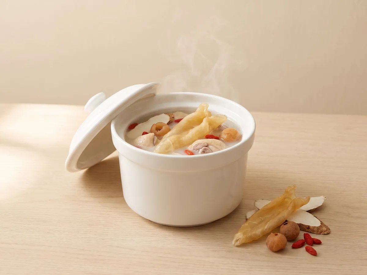 Double-boiled fish maw with yam, goji and longan (also 花膠燉鮮奶 and 花膠紅米粥)